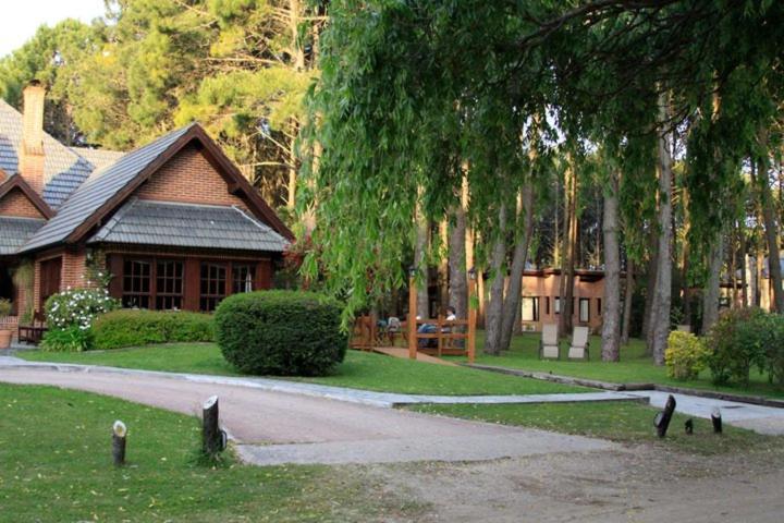 La Mansion Del Bosque Hotel Mar de Las Pampas Exterior photo